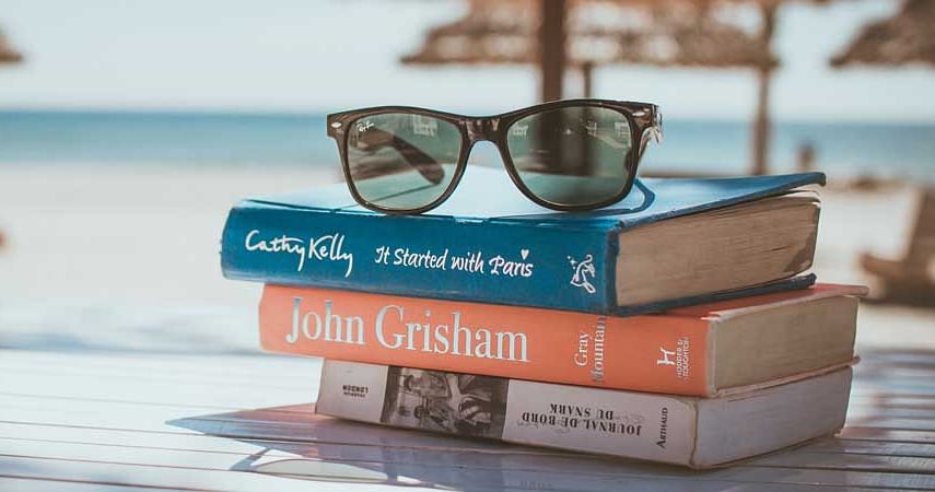 Englische Sommerlektüre: 5 Must-Reads für die Ferien!