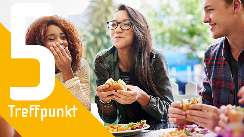 Gemeinsam essen in der Mensa