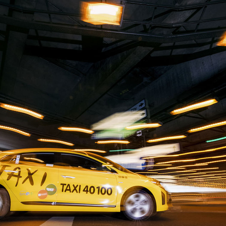 Taxi 40100 bringt dich ans Ziel!